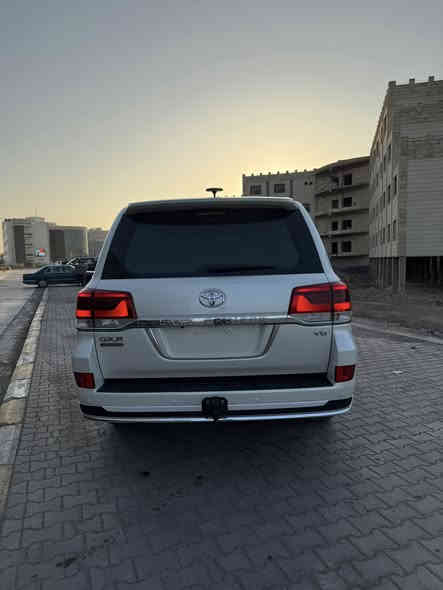 لاندكروز 2019 
ابريم اصل اصل 
كفاله عامه 
السونار مرفق 
ماشيه ٦٢كم 
رقم بغداد تحويل مباشر 
مكاني واسط مركز مدينه 
السعر ٥٦٠ وبيه مجال 
***********
