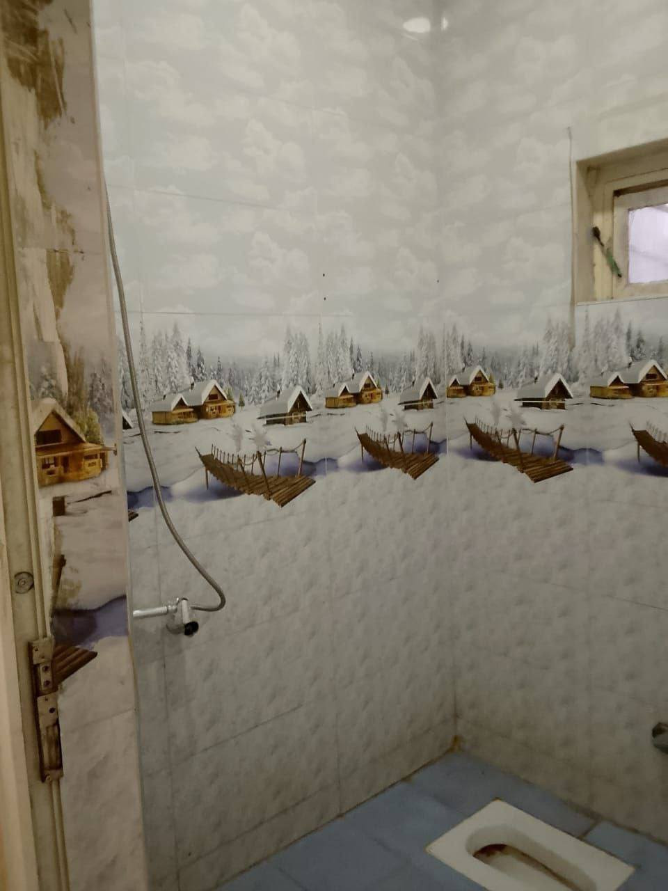 للايجار
شقه طابق اول في حي الزهور تحتوي على غرفتين صاله مطبخ صحيات السعر 500قفل
***********
