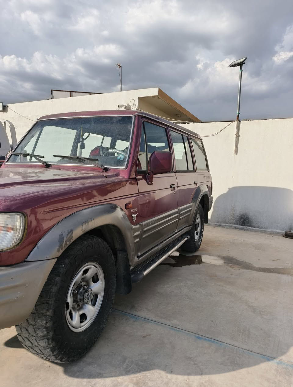 Galobar
مۆدێل : 2000
                                         V6 : مەکینە 
 سەیارەکە ئاڕمە ،  بێ بۆیاغە گێڕ وو مەکینەی بەشەرتە
 زۆر جوان و خاوێن ماوەتەوە 
 دەبڵ ئەکسل لە جێوە ئیش پێبکە 
 سەیارەکە زۆر توند وتۆڵە
 نرخ : 30 گەڵا و  مەعامەلە 
 شوێن : حاجیاوا 
 ژ.م : *********** رانية, السليمانية
