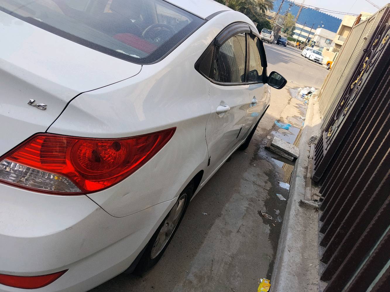 اكسنت 2015 1600 دوش بيها 3 قطع بدون دواخل سونار منشور سعرها 95 مكاني بغداد كرخ 