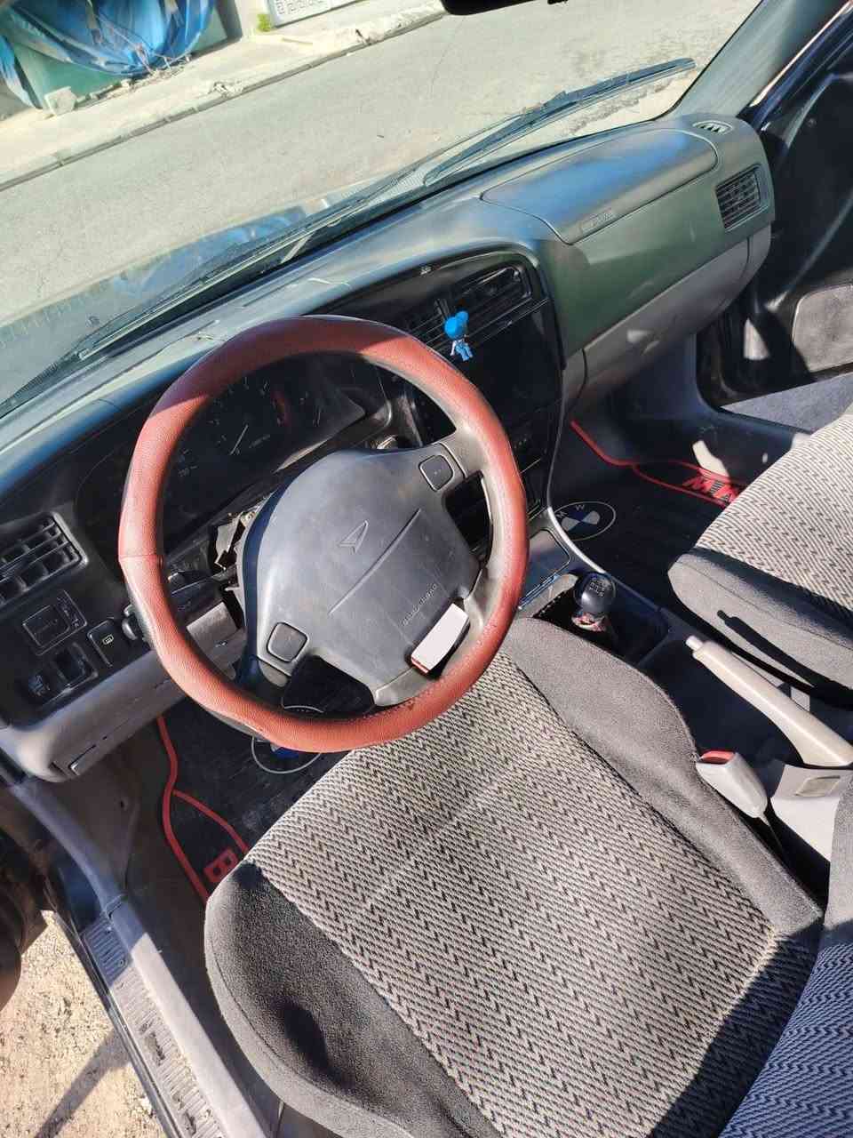 داهيستو موديل 96 . رقم نينوى ألماني. سياره كشرتها نظيفه داخلها نظيف وكدام العين . #السعر 25 ورقه وبيها مجال بسيط . مكان السياره اربيل رقم موبايل ***********
