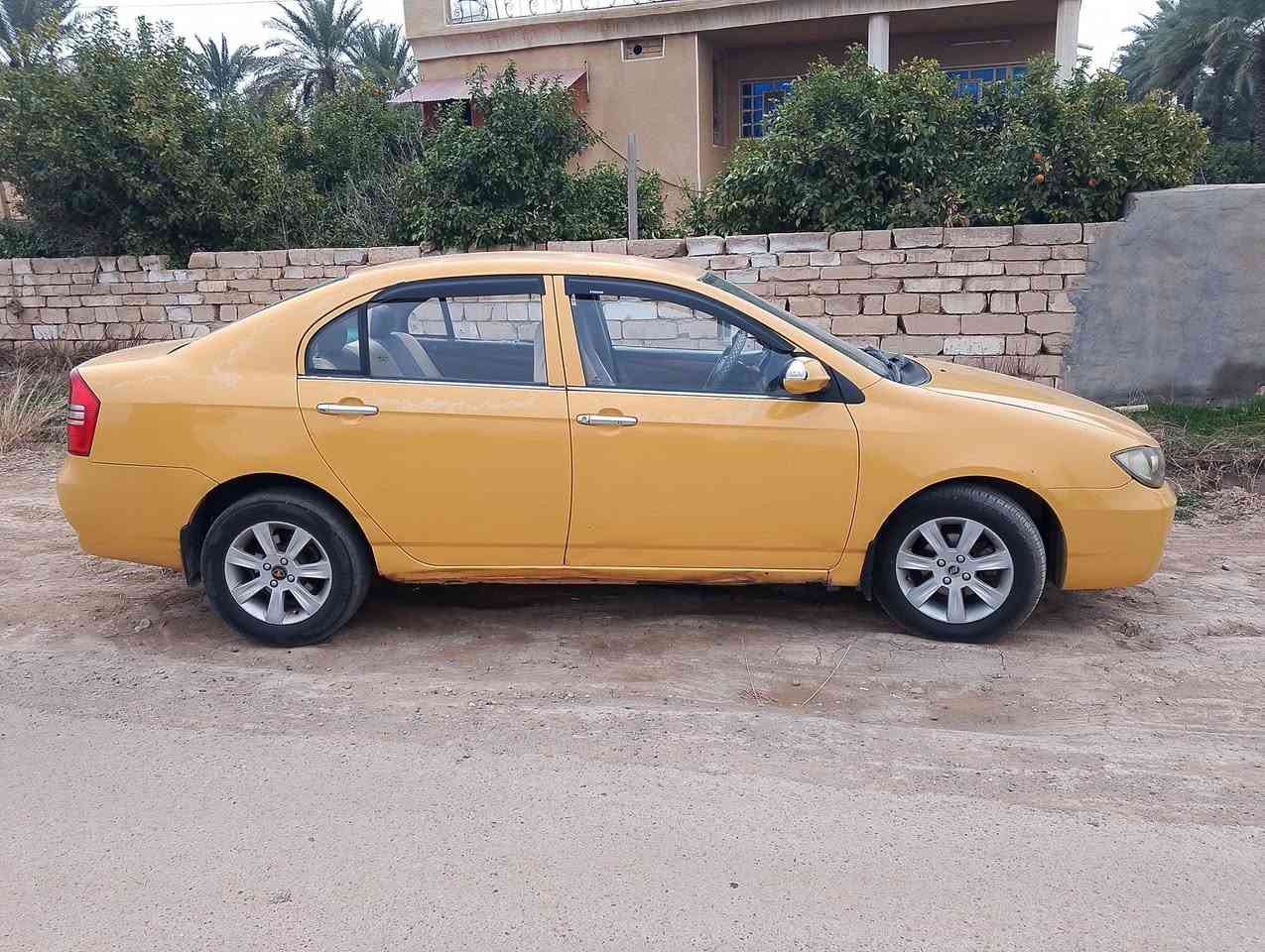 السلام عليكم ليفان 620  موديل 2011 مصفرة هيئة بسمي صبغ بنيد محرك نضيف السعر 48 وبيهة  مجال عنوان بغداد الراشدية الرقم ***********
