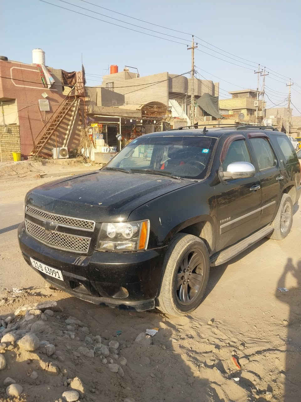 تاهو للبيع موديل ١١سنويه لغايه ٣١كفاله عامه عده رصعه بالباب الي خلف السايق سونارها موجود دواخل تبريد عوزها زوج تايرات فقط رقم الموبايل *********** العنوان بغداد سبع قصور شارع المشروع السعر ١٩٥وبيها مجال تجي وتشوف وتدلل
