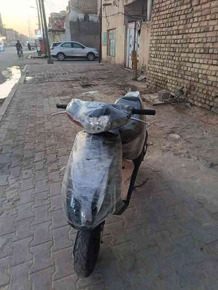 السلام عليكم دراجة رياضي للبيع
الدراجه اوراق ما مفتوحه كهربائيات شغاله سلف شغال نقص فقط باتري السعر ٣٥٠ وبيه مجال المكان حي العامل شارع عكش الاتصال *********** او واتساب 
باتري
