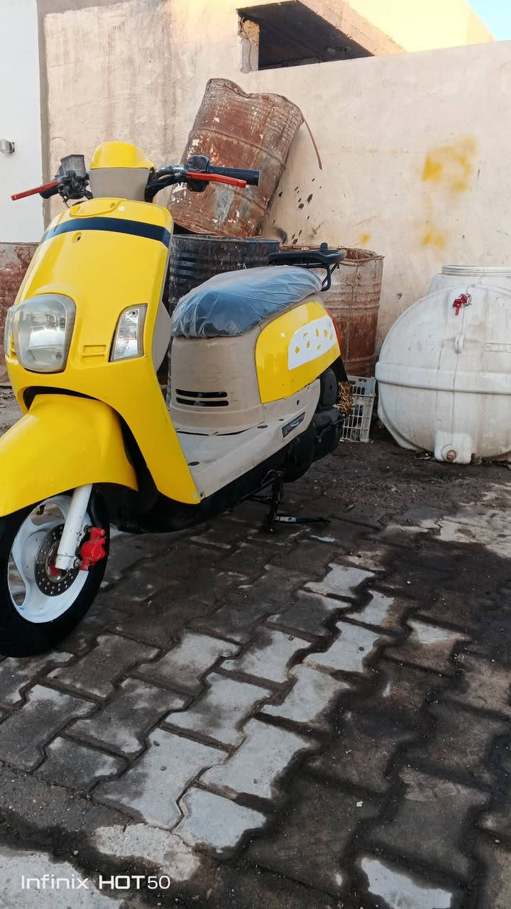 السلام عليكم دراجه ماكس بوليس مقفوله كامله كلها شغاله دراجه مقفوله ماكينه بلاديه ما مفتاح ورقه بيها ماكينه بلاديه مكانها بغداد النهران سعرها 650 وبيها مجال ***********
