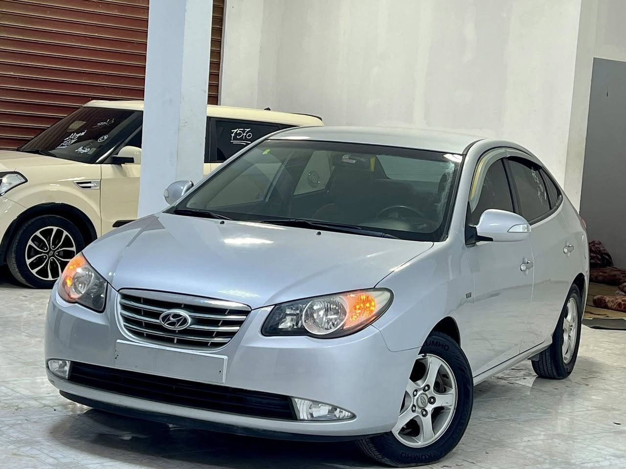 الهم بارك لاقوة الا بالله 
🤍معرض الخال لبيع وشراء السيارت 🤍
#للبيع هونداي افانتي منفوخه  .2010  عيب لا ✔️✅️ 
الـنوع: HYUNDAI✔️✅
الفــئة : منفوخه✔️✅
اللـون : رصاصي 🤍✅
داخليه :ع  رصاصي✅
سعـة المحـرك : 16 الصغير🔥✅
سـنة الصـنع :  .2010✅
الحـالة : مُمتَــٰـازَة ✅
إستيــراد : كوريا🎖✅
المسافه المقطوعة :"120مشي  اصلي بورق السرفز 🏎️🏅
العيـوب : لا يوجـدْ عيب لا 💯✅
جمرك رساله مفتوحه✅
نـاقل الحـركة : اوتوماتيك✅
نـوع الوقـود : بنزيــن - Gasoline⛽️ ✅
السعر :23800
ًًــــــــــــــــــــــــــ
للإستفســار أگـــثــر ↘️⬇️↙️
المكان/تاجوراء طريق المصانع
رقـم الهاتف 0913937141
0916070765


**إذا كنت صاحب هذا الإعلان وتريد حذفه لأي سبب، رجاءا أرسل رسالة إلى الدعم الفني**