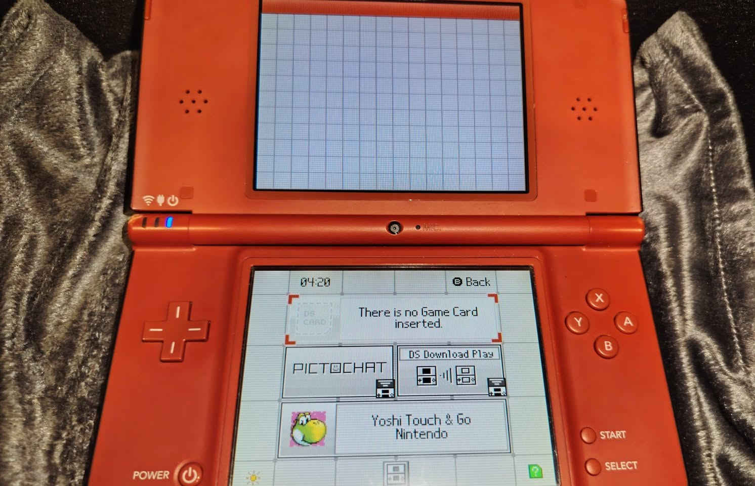 🔥 للبيع جهاز Nintendo DSi XL إصدار ماريو 25th Anniversary 🔥
✅ اللون الأحمر إصدار ماريو النادر
✅ الشاشتين شغالات والجهاز مرتب
✅ الواي فاي والشحن شغال
✅ ويا الشاحن بس يابانيه الأصلي
✅ ويا 16GB SD
✅ بي هواي العاب الي يريد يراسلني خاص
📌 نسبة النظافة: 90% تقريباً
📌 بيه خدوش استخدام خفيفة على الغطاء مثل المبين بالصور
📌 ما بي كرتون
📌 ما ويا قلم   
💰 السعر: 180 ألف دينار عراقي
🚚 توجد خدمة توصيل
للجادين فقط ✨


**إذا كنت صاحب هذا الإعلان وتريد حذفه لأي سبب، رجاءا أرسل رسالة إلى الدعم الفني**