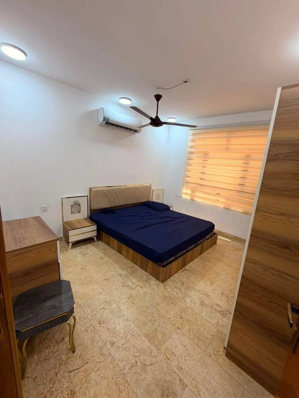 شقه للايجار في منطقة المنصور 🏠
العناب حي دراغ خلف وكاله سردار📍

التفاصيل ( صاله - مطبخ 🍳 - صحيات 🚿 - غرف نوم عدد 2 🛏️ )

750$ ط ثاني 
850$ ط اول

للاستفسار الاتصال 📞

***********

