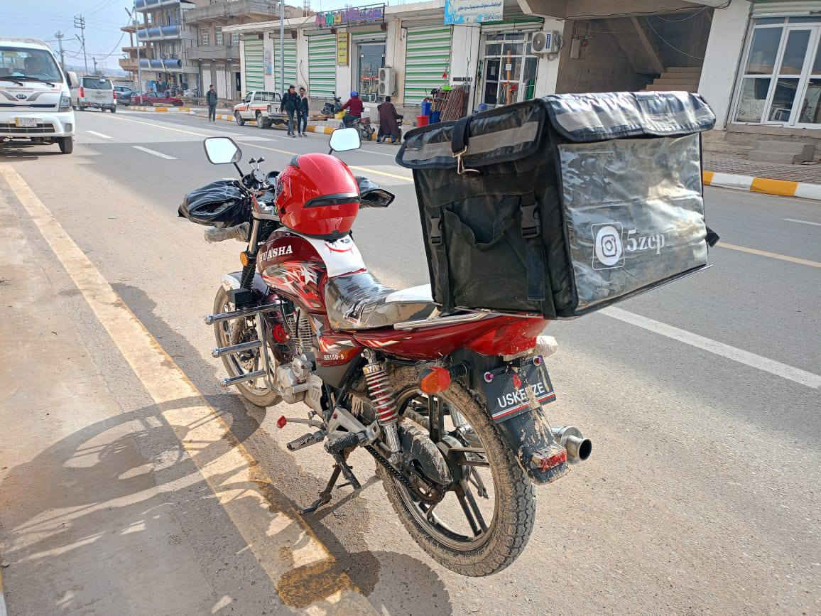 ماطور هيوشه البيع
موديل 22 
ماطور نضيف
محرك مامفتوح ولا مطخوخ برغي
كامل ملحقاته
جنطه مال دلفري
خوذه وكامره
كفوف ستيرن
الايتات اصليه
ويا قناع
وسماعات مال خوذه 
ماطور عل وصخه ونضيف
سعره كامل و غراضه ذكرتها 
990 وبي مجال
مو شراي لا يتعبني ولا اتعبه 
تجي تفحص عل حسب اصول 
التواصل ***********
