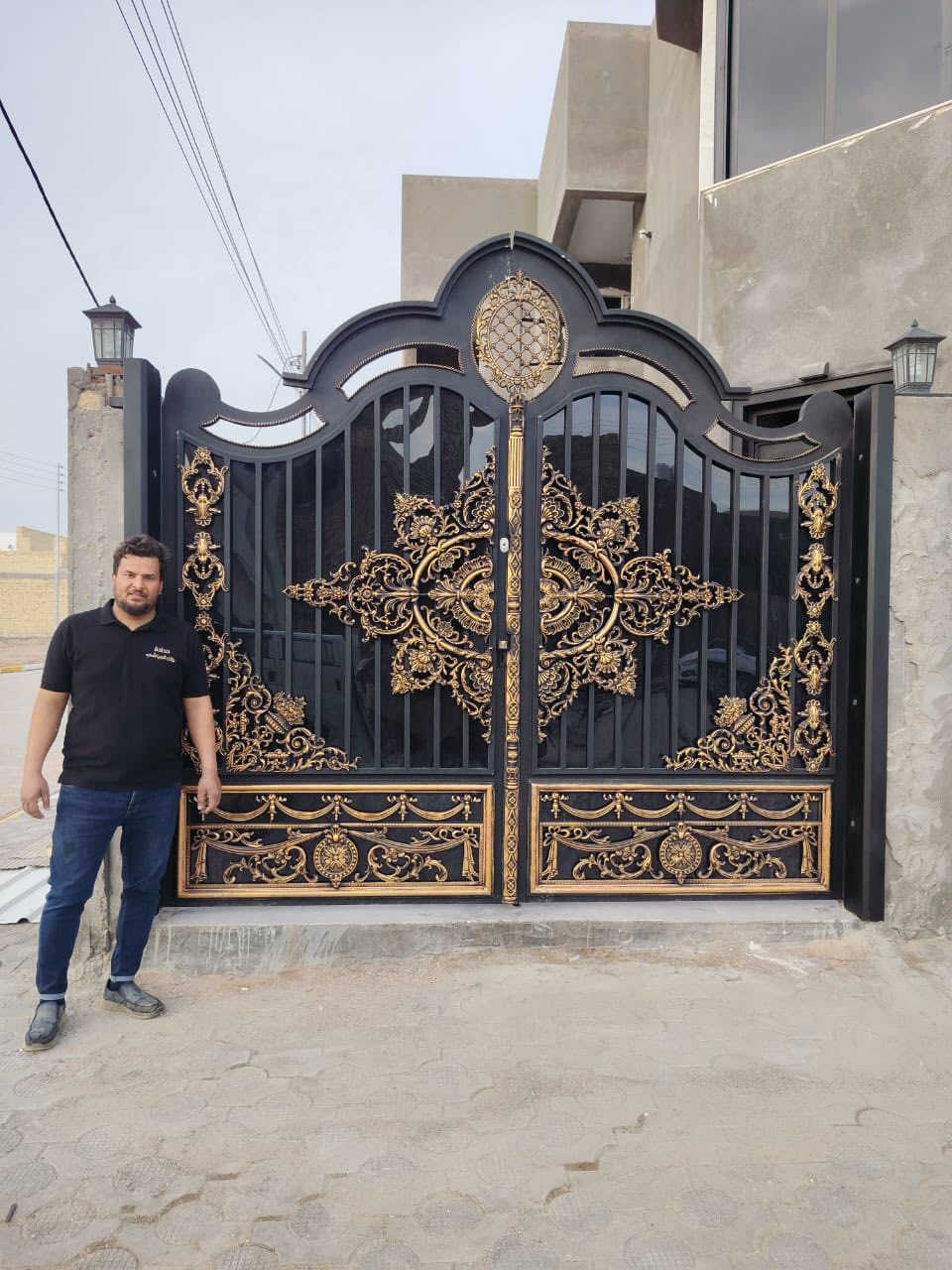 عمل الحداد المبدع جلال الجياشي 
نقش الباب متوفر عند العوادي للزخرفة الحديدية والألمنيوم
هاتف الحداد : ***********

📍تفضلوا بزيارتنا في :
الفرع الأول / النجف - حي الحرفيين - البلوك الاول(العوادي) 
الفرع الثاني / حي الحرفيين - خلف محطة وقود الحرفيين (معمل الابداع الحديث)

للتواصل والاستفسار :
📞 ***********
📞 ***********
