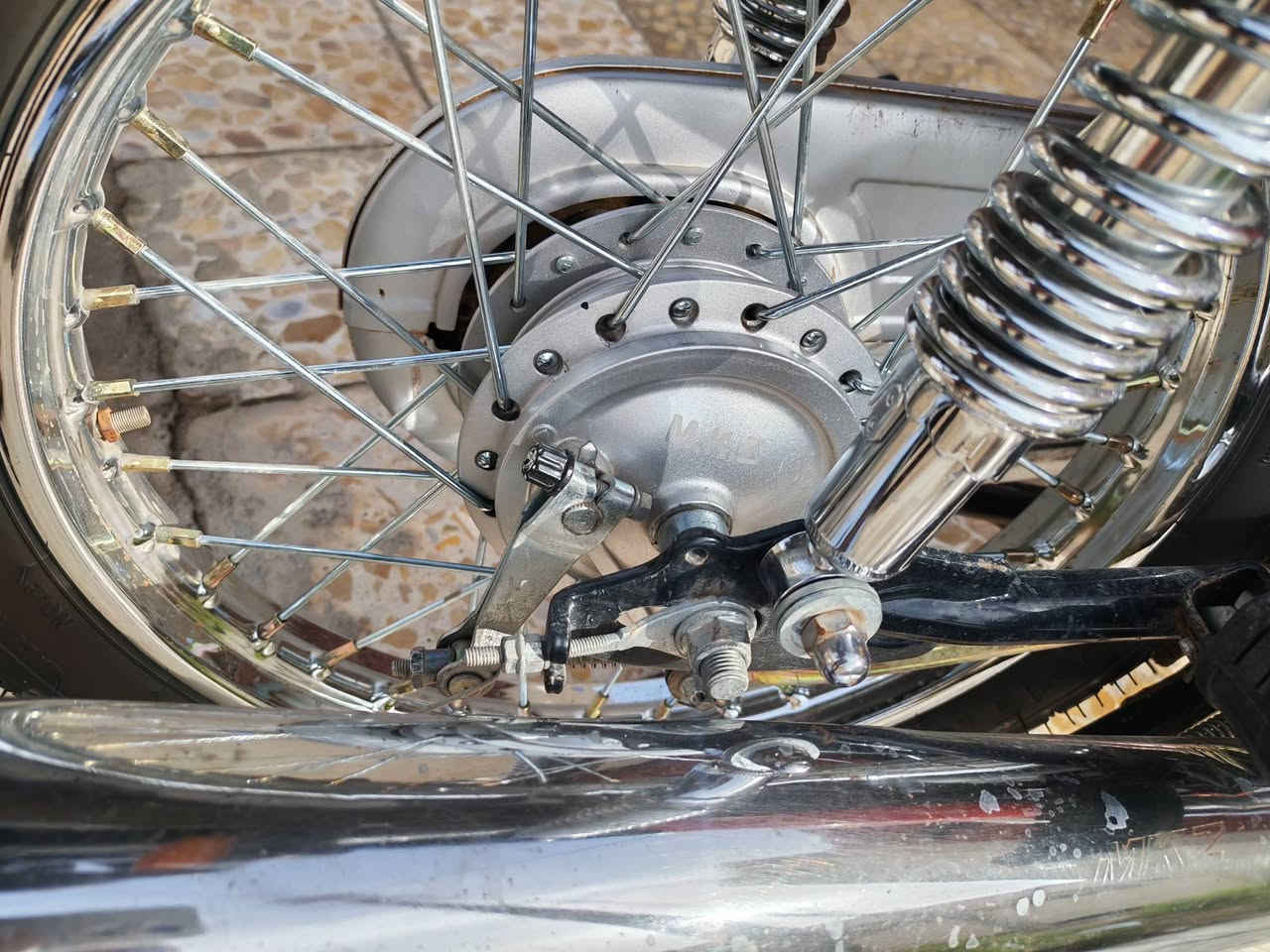 السلام عليكم دراجة  mkz وكيلها سيد خلدون بعدها جديده مال جناي السعر واحد ومية وبيها مجال للشراي ***********
