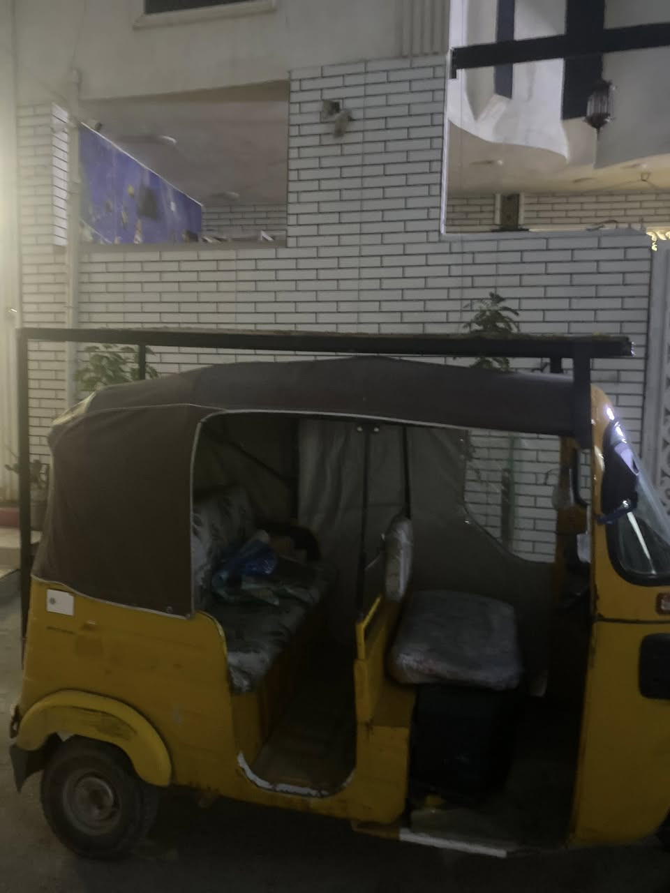 السلام عليكم سيبايه تكتك تفصال للبيع تتحمل وزن جمد ماتريد تجي ال باب البيت اشدها الك وتدلل السعر (200) الف مع الشد لاستفسار (***********)
