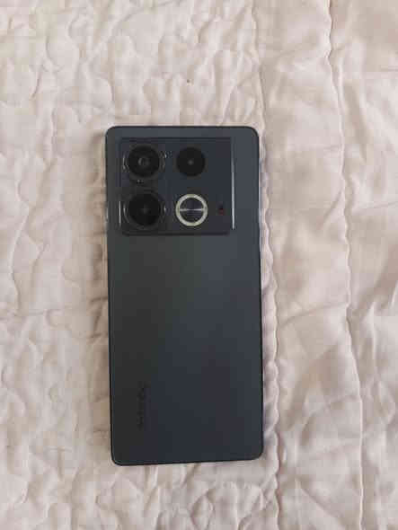 سلام عليكم تكنو سبارك 20 برو بلاص ذاكرة 256 بي فطر خفيف سعر 130 وانفنكس نوت 40 ذاكر 256 بي فطر خفيف سعر 130 مكاني بغداد ***********
