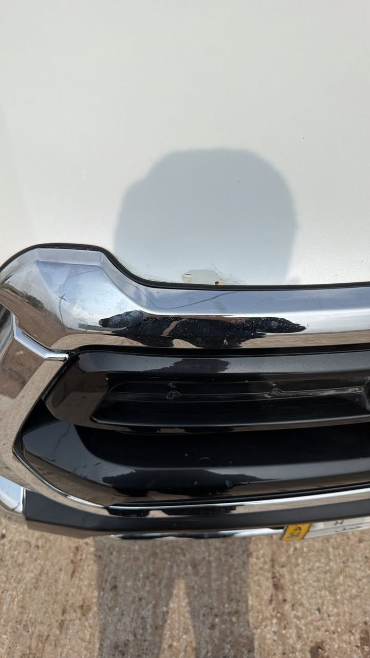 السلام عليكم للبيع هايلوكس موديل 2022سعودي مكفوله ماعده تكحيل بصيط موجود بالصوره السعر 315$ لاستفسار ***********
