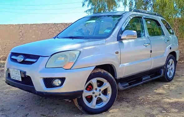 السلام عليكم
سيارة للبيع كيا سبورتاج 
موديل _ 2009
ضرر _ ثلاث قطع فقط 
محرك گير شرط 
حجم المحرك _20
سعر _90 
رقم الهاتف_***********
