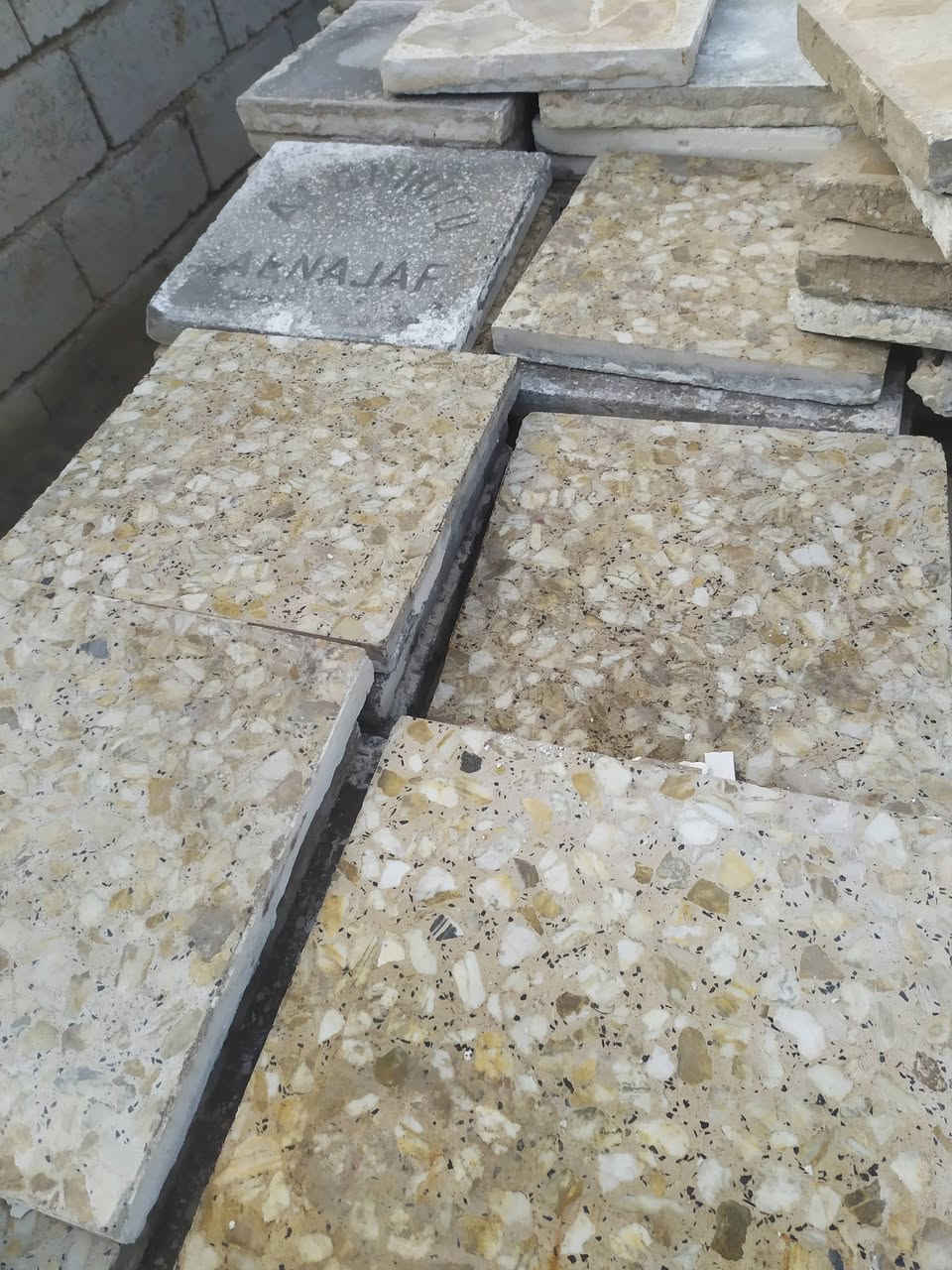 كاشي مستخدم نضيف كلش العدد 750
سعر الكاشيه 500 دينار وذا شلع بيهن مجال نجف مشخاب 

***********
