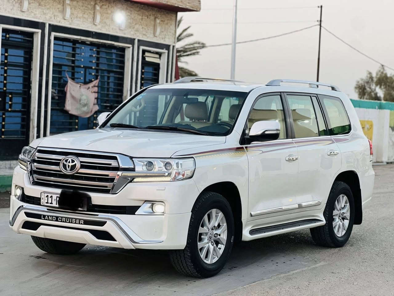 لاندكروز 2017 بريم ام الدفدي
مكفوله ماشيه ١١٢الف 
سياره جديده 
***********
