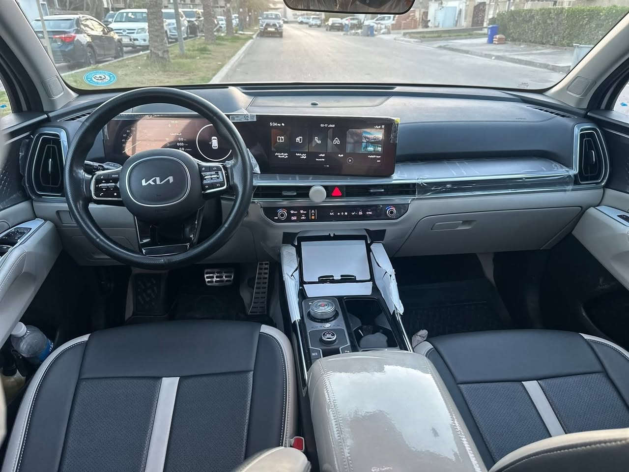 السلام عليكم
كيا سورنتو 2025 #للبيع خليجي مكفولة كفالة عامة 
ب أسمي تحويل ثاني يوم
 ضمان شركة المجموعة الدولية

ماشية 39200 km لون ابيض

 رقم بغداد

باسمي تحويل مباشر

المواصفات : 
كير ماوس
هندبريك دكمة
بردات
شاحن وايرلس
جام كهربائي اوتو
7 راكب
مراية السائق اوتو
حساسات امامية و خلفية

كاميرا خلفية

محرك 6 سلندر 

كراسي جلد تو كلر

ويل  20

كراسي كهرباء

إنارة محيطية

صندوق كهرباء

نظام كار بلي 

تبريد خلفي 

مري شفط

وبعد بيها مواصفات 

السعر 48،500،000 مليون دينار وبيها مجال بسيط

للاستفسار والتواصل

*********** — ***********
