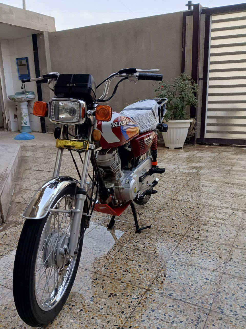 دراجه نامه امتياز موديل 24 اوراق سكنر سكنر 
دراجه تخبله ومكينته مفول واصلي دراجه متكامله من كلشي تاخذه وبالك مرتاح سبب البيع ظرف خاص سعر 750 وبيه مجال للشراي مكاني ديوانية ام الخيل راسلني ماسنجر او واتساب ***********
