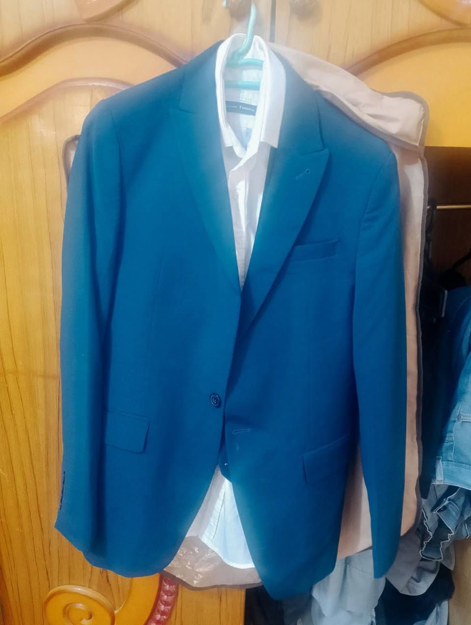 للبيع قياس 44 
راسلني واتساب ***********
