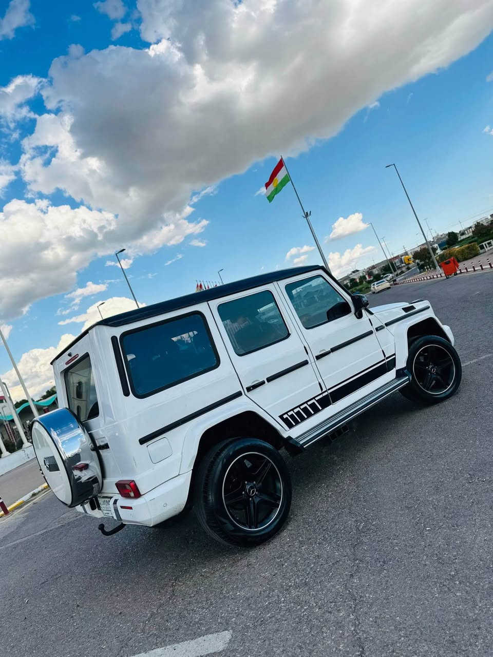 Mercedes G class 2009 
شکلی كامل كراوە بە 2020 
مەکینە 8 پستن لیگزز مەرغوب
وەك بیلادی هەمووشتی
بەسمە و شاشە گەورە 
تەبرید مەرکەزی
ویلی بیلادی سپۆرت
ناو داخیلی کرایتە 2021
سوکانی AMG سپۆرت  
سەقف رۆزرایز شامۆ 
سیستەمی گزۆزی نەرمە سەوتێکی زۆر راقی هەیە
تازە کامل سێرفزی بۆ کراوە 
چوار تایەی و ویلی لۆکی بۆ بوسترات
رەقەم بغداد مشروع وەطنی سەنەوی 2027 
سەیارەکە زۆر خاوێنە 
سعر 195 وەرەقە و کەمێک مجال
شوێن // هەولێر
گۆینەوەش دەکەم بەشتێک بەدلم بێت
بۆ زانیاری زیاتر نامە بنێرن لەخزمەت دام . أربيل, العراق


**إذا كنت صاحب هذا الإعلان وتريد حذفه لأي سبب، رجاءا أرسل رسالة إلى الدعم الفني**