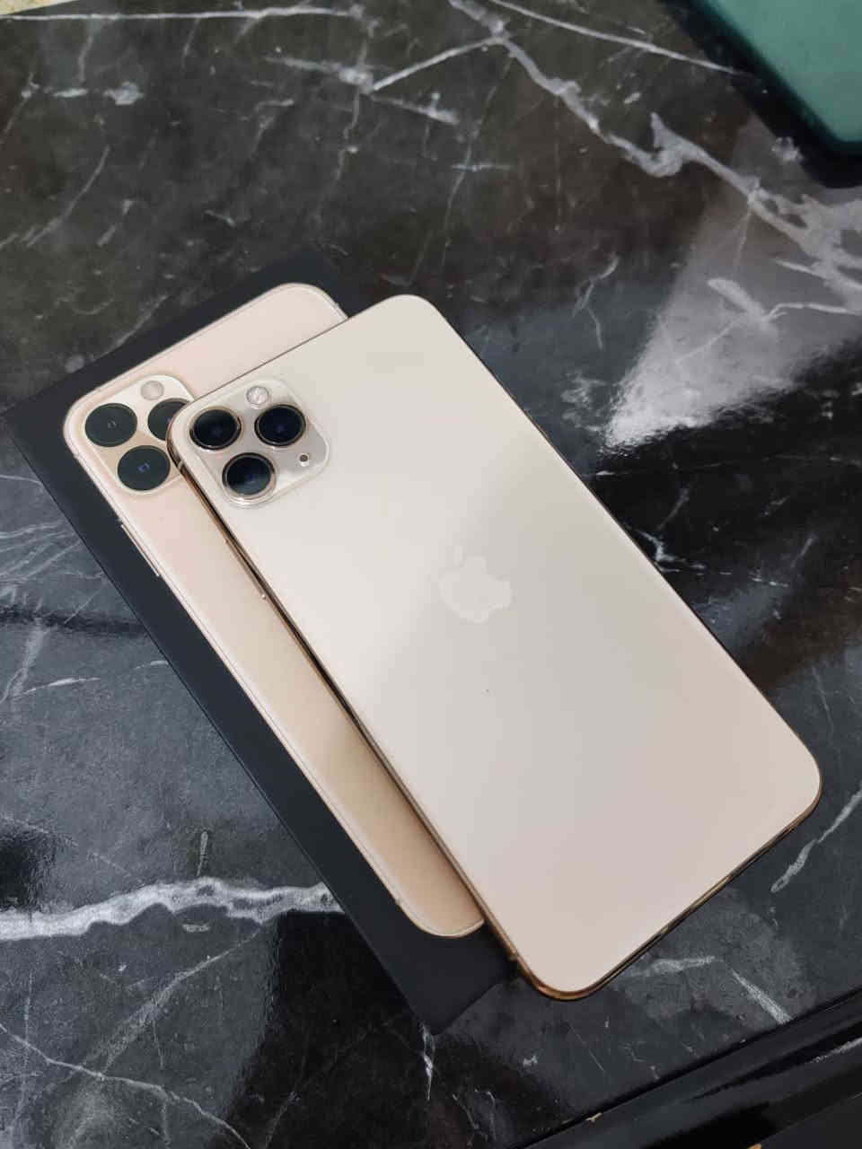 ايفون 11برو ماكس ذاكره 512 البطاريه 84الجهاز نظيف وكلشي شغال/واتساب *********** مكاني النجف
