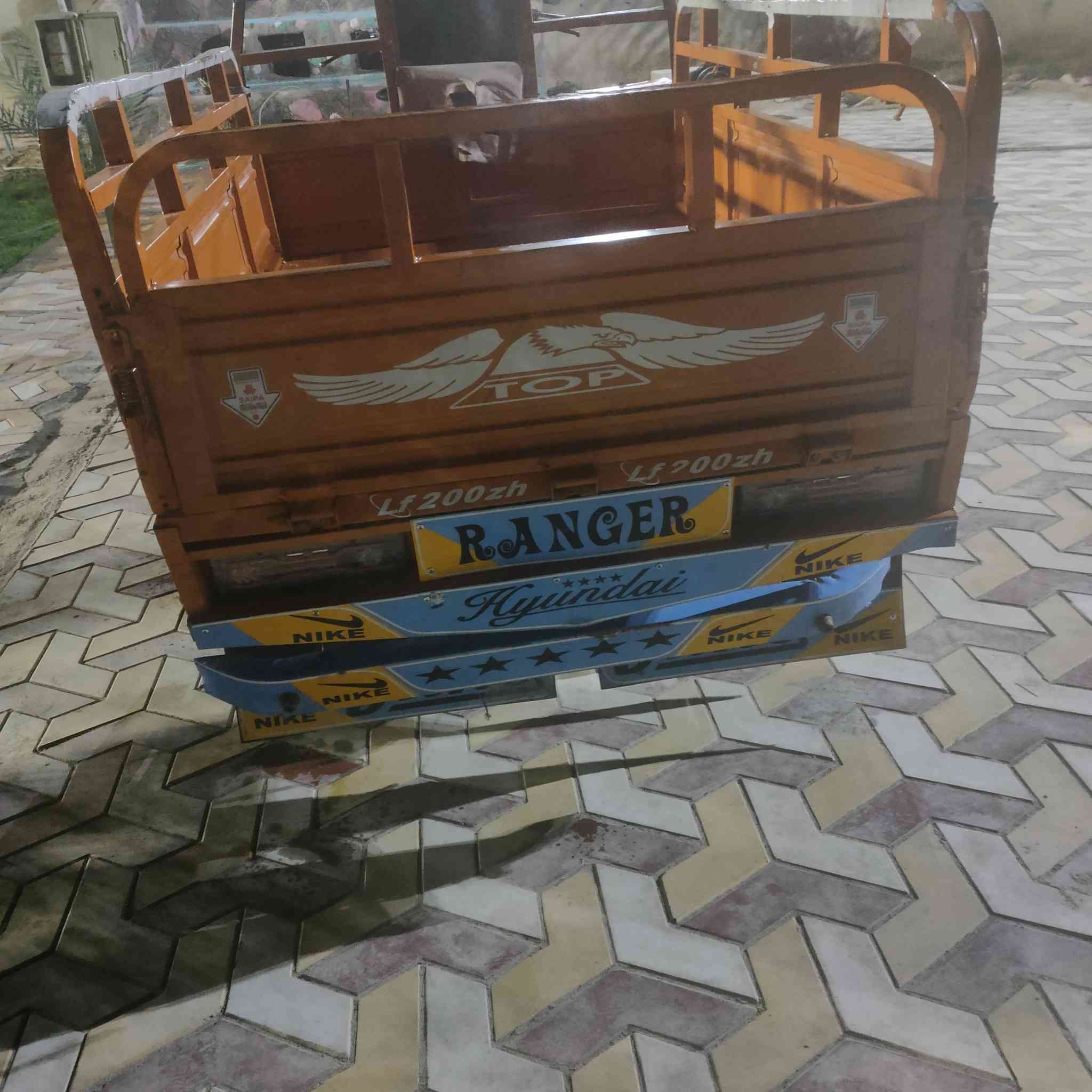 سلام عليكم ستوته يفان مديل 20الستوته نضيفه وحلوه محرك لبلاد مالهه حلو المحرك الكهربايات كلهه شغاله لايتات بك لايت هورن سلف الستوته نضيفه اوراق
السعر قفل 2250 المكان ابو الخصيب
رقمي ***********
