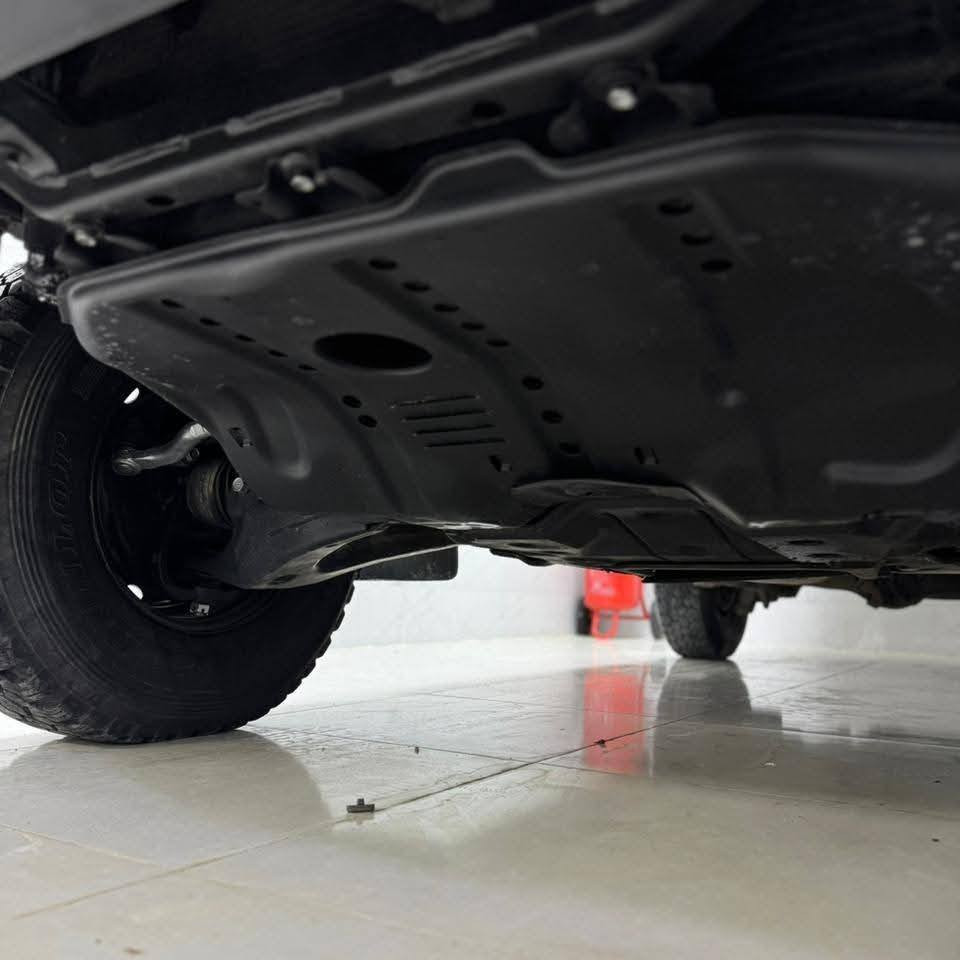 تويوتا لاندكروزر 2006 مواصفات (G) الواحد في العراق
120,000 كم حقيقي (كلين تايتل) "
تسجيل أول مرة، السيارة يد واحدة من الشركة
بدون صبغ – بدون برد – 
بدون حوادث – بدون خدوش – 
بدون أي فتح أو تصليح، دهان أصلي بالكامل
حتى القطع القابلة للفك بشرط أن لا تكون مصبوغة
تجليد بلادي تويوتا
الگير والمكينة غير مفتوحة وبراغيها لم تُفك
السبير لم يُنزل – 4 إطارات وجنوط دنلوب لوكي تحتها

🟦 السعر  _ الطلب في التعليقات سيأتي إليك مباشرة 
                  فقط على الصفحة مو على كروب

(3 مفاتيح وكالة موجودة) 
وجميع الملحقات على وكالة الشركة
سند البيئة لغاية 2031 جديد وباسمنا
دبل فلتر – هوك – 
مقود إيرباق، جلد المقود الأصلي ما زال موجود
الموقع: السليمانية

رقم المالك:
***********
