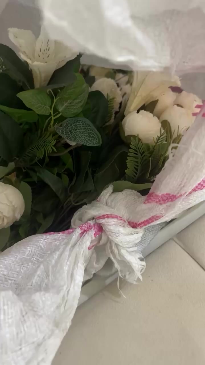 عندي هذا الورد هو والقواعد مالته والفلين اخذته ب310 الي يريده ب250 جديد غير مستخدم


**إذا كنت صاحب هذا الإعلان وتريد حذفه لأي سبب، رجاءا أرسل رسالة إلى الدعم الفني**