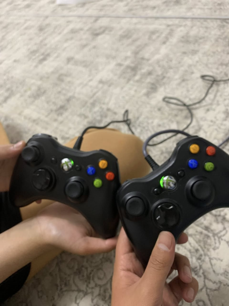 السلام عليكم
ر XBOX360 سلم
ذاكرة 250 
بيه 60 لعبة 
يدات عدد 2 
جهاز نظيف مال بيت 
السعر 115 وبيه مجال بسيط
مكاني موصل ايسر 
***********
