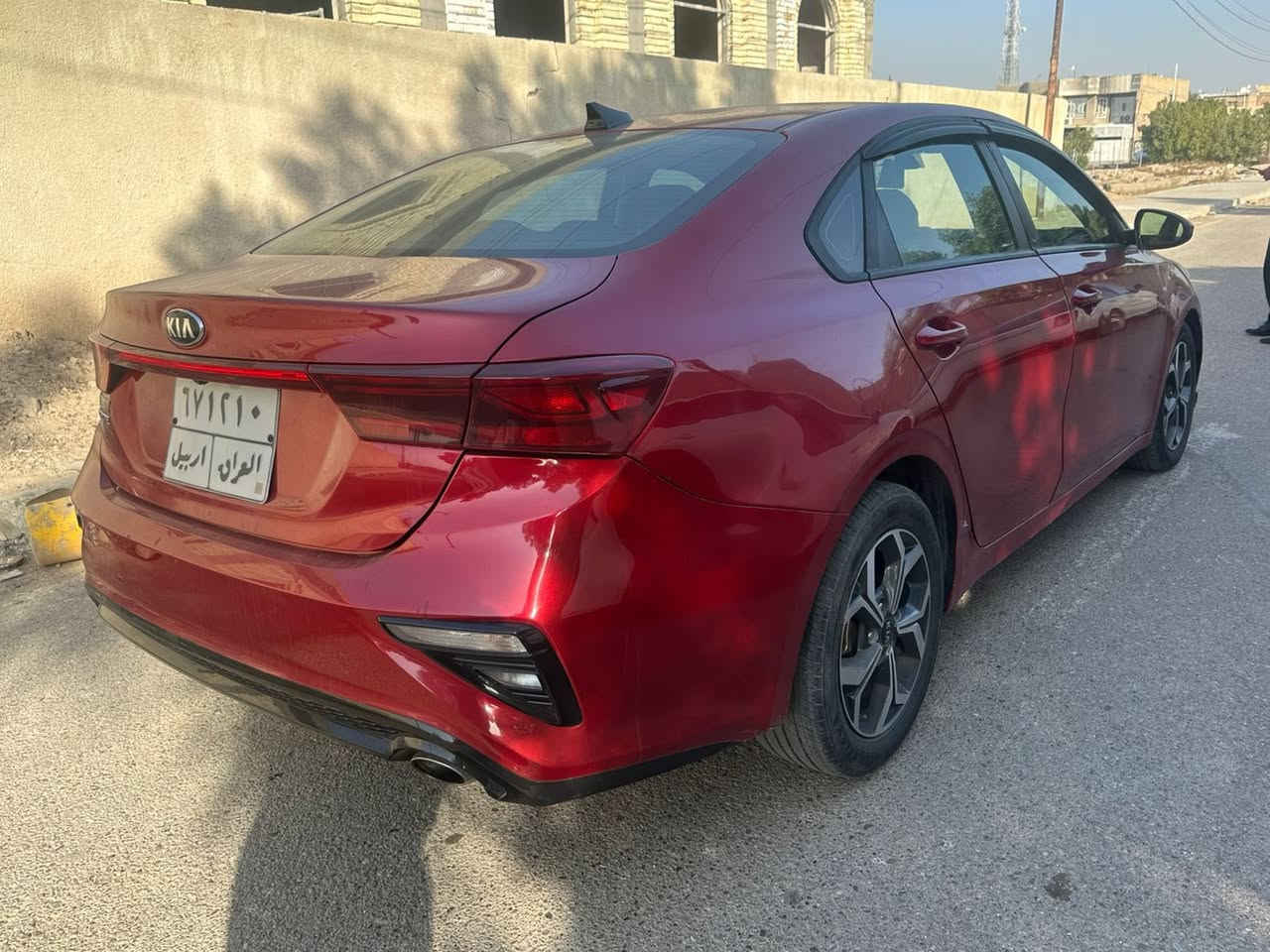 سلام عليكم ورحمة الله
كيا فورتي 2019 
وارد امريكي رقم اربيل 
بيها صبغ جاملغ وبنيد ونص الباب كلير 
صور الحادث مرفقة بالمنشور 
كير محرك كفالة 
تبريد خير من الله 
تحكم ستيرن جهتين 
شاشة 
تحديد مسار 
توقف ذاتي 
كاميرا دوارة 
صدر تبديل جديد 
السيارة جديدة متصرف عليهة خالية من العيوب والشخوط 
مكاني بغداد المحمودية 
السعر ١٢٥ وبيهة مجال حك الجية
***********
