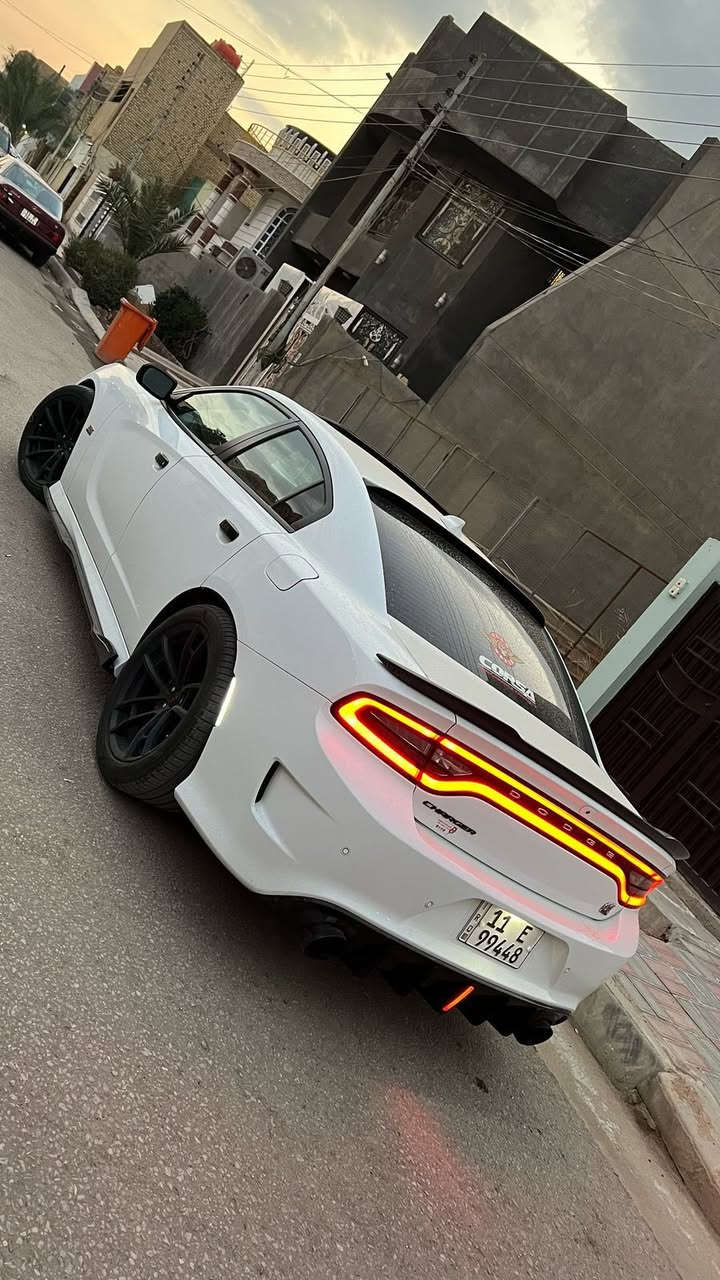 السلام عليكم
چارجر موديل2022 
ماشيه 25ميل فول خنك للاخير 
داخل احمر 
اضافات برمجه +شوته اي اف اي
ضرره موجود بل صوره عليه ولف 82 بلكات ريسنك فيت بم ريسنك 
السياره رقم بغداد تحويل ثاني يوم 
السعر 257 وبيه مجال
اي استفسار اتصل 
***********
