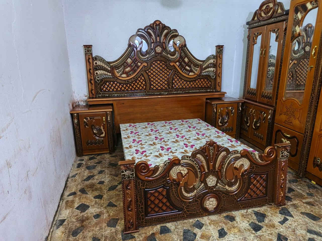 غرفة اخشاب ام السته نجاره تزكام جديده كلش نهايته 600مكان ناصريه ***********
