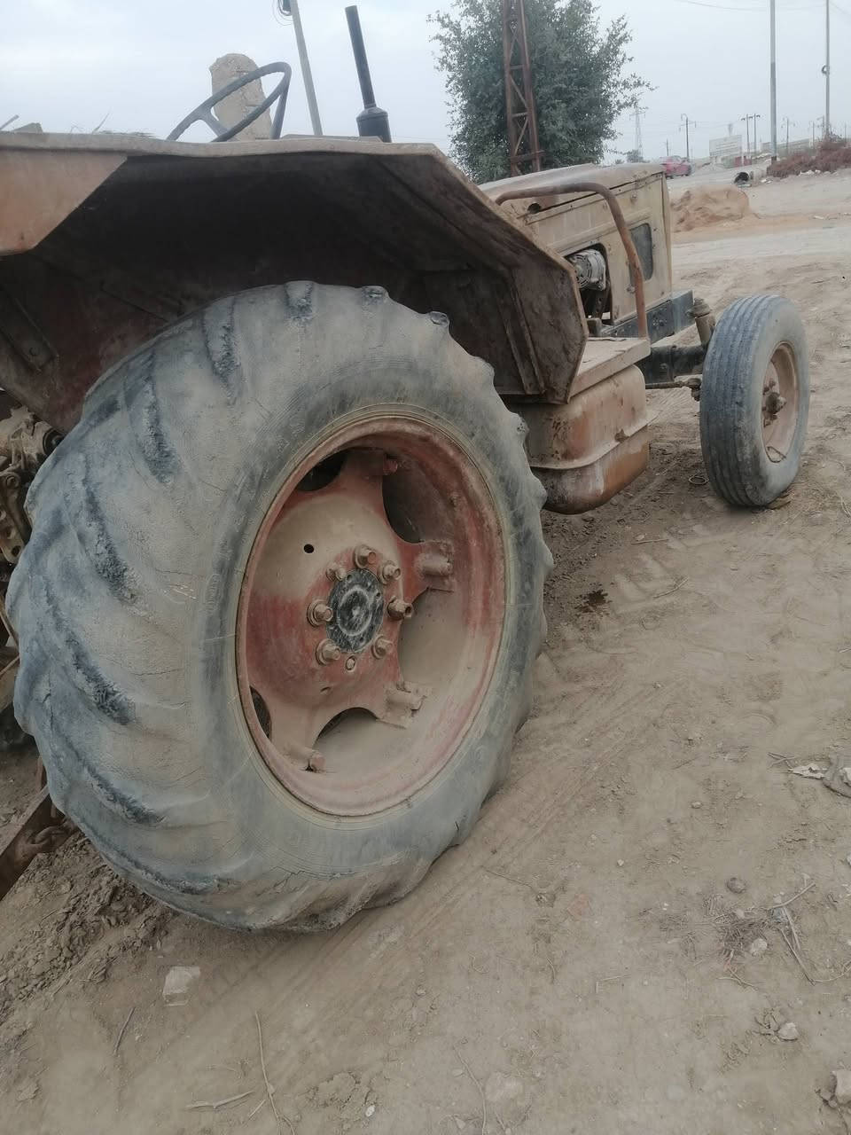 البيع عنتر شغال نكره سلف رقم وسنويه السعر ٢٢٥٠ العنوان الديوانية ***********
