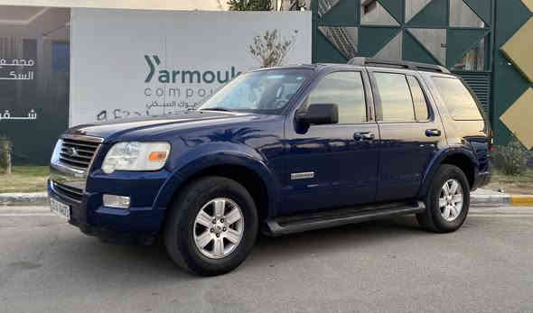 السلام عليكم 
للبيع 
فورد اكسبلورر2008 كلين بدون صبغ فقط دعاميات + بارد خفيف جدا ممبين 
مكينه سته سلندر
خمسه راكب 
قطعتين تبريد 
فور ويل 
تحكمات ستيرن 
كشن سايق كهرباء 
شاشه اندرويد+كاميرا 
رقم سلميانيه الدولي جديد 
تحويل ثاني يوم 
السعر 11000$ وبيها مجال
مكان السياره بغداد اليرموك اربع شوارع
***********
