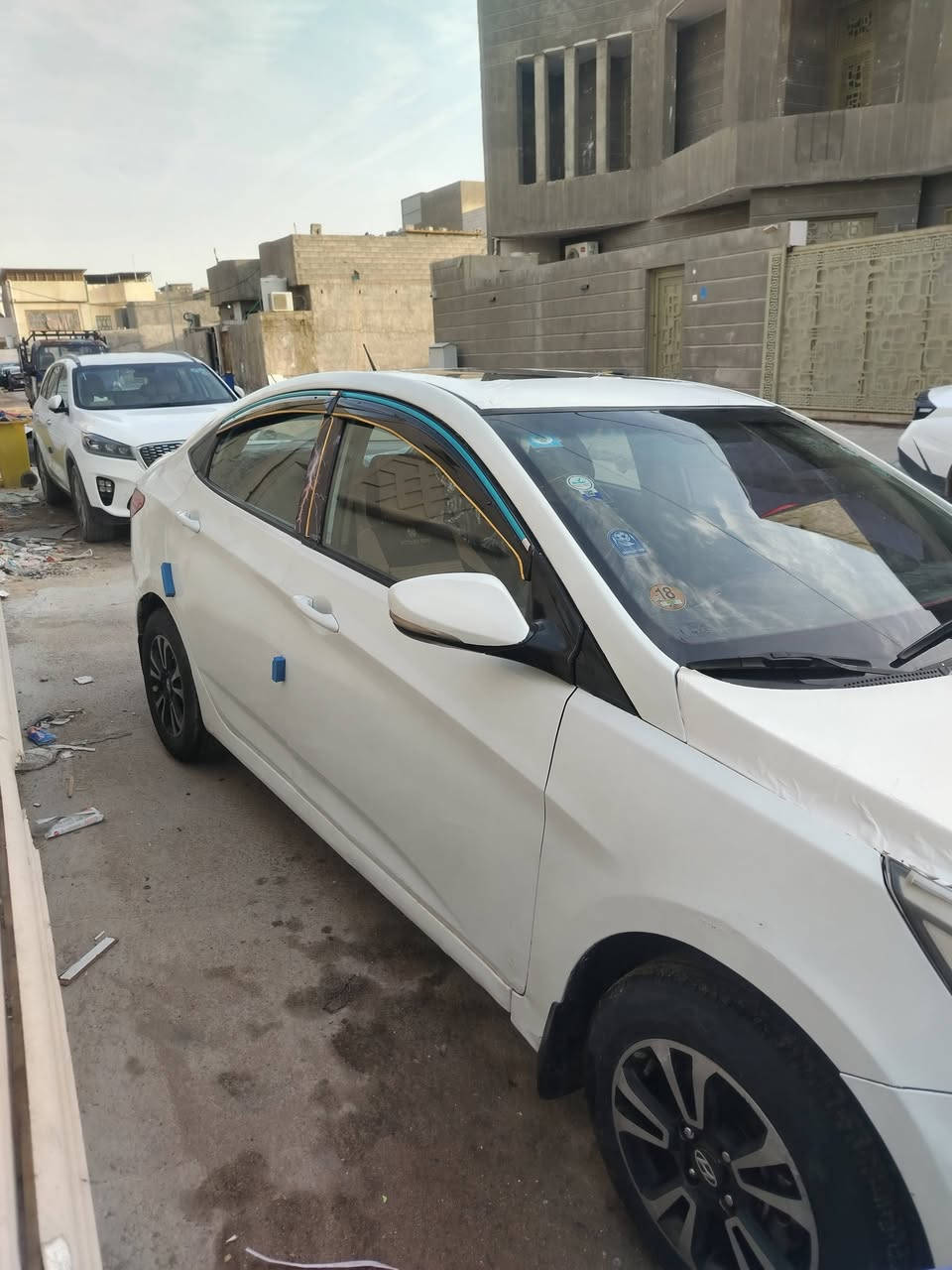 سلام عليكم اكسنت مديل 2016 رقم بصره نكليزي 
وراد خليجي محرك  1600 
سياره فول موصفات فتح تحكم ستيرين شاشه كامره
سياره بيهه طخه بل بك لايت صفحت اليمنيه
وبيهه صبق مكانات مكفوله ضربه القويه وتبديل
مكينه كير وحداديه تخم تأير خير من الله
سعر 83 $وبيهه مجال
مكان بصره حي بغداد
رقم الهاتف ***********
شراي يتصل ما متواجت عل انت
