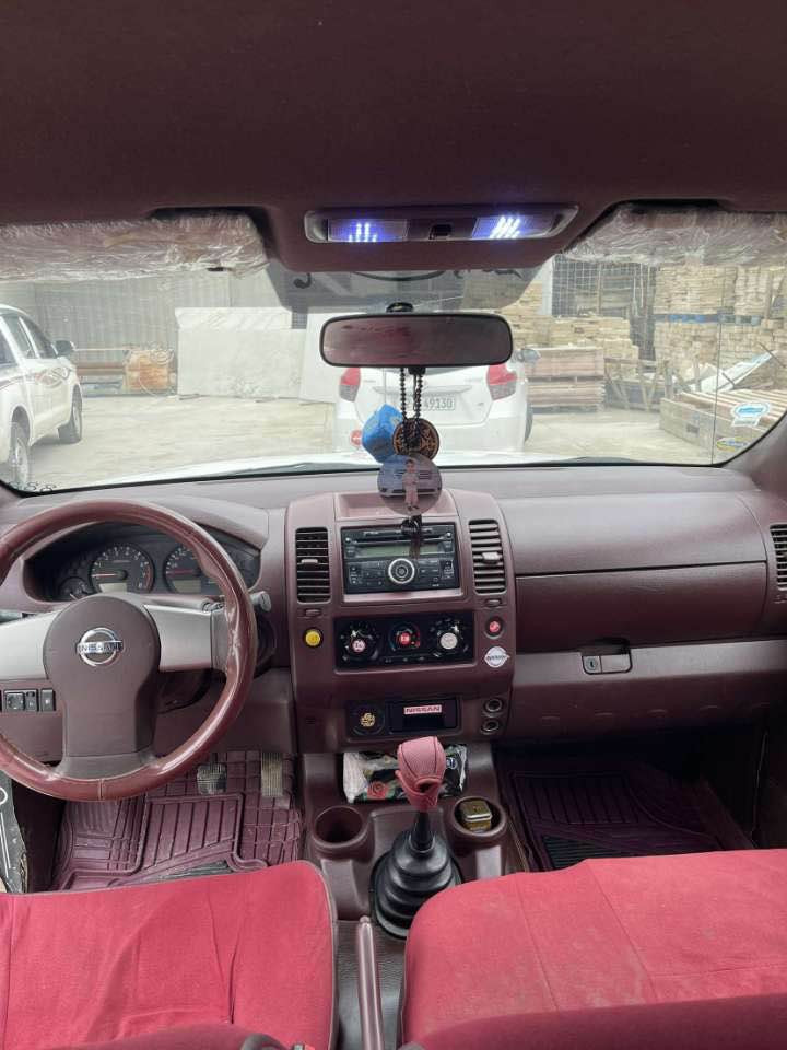 نيسان نافارة 2009بيدةحم بي ليدران تةنها ئةو توزةي بوياخة كةدياريم كردوةلةرسمةكة زياتري نية  سةنةوي دةقةم ژينكة ريگةو بان هةمو نوييةتا 2029 گير مةكينة تةبريت دارو بةردي هةمو بةشةرت (تيبيني من خاوةني نيم زومارةيم داناوة تةلةفوني بوبكةن سةيارةكة لةهةوليرة جوابي كومينتو چات نادةمةوة )(***********)
لةسةر ئيزني ئادميني ❤️ أربيل, العراق
