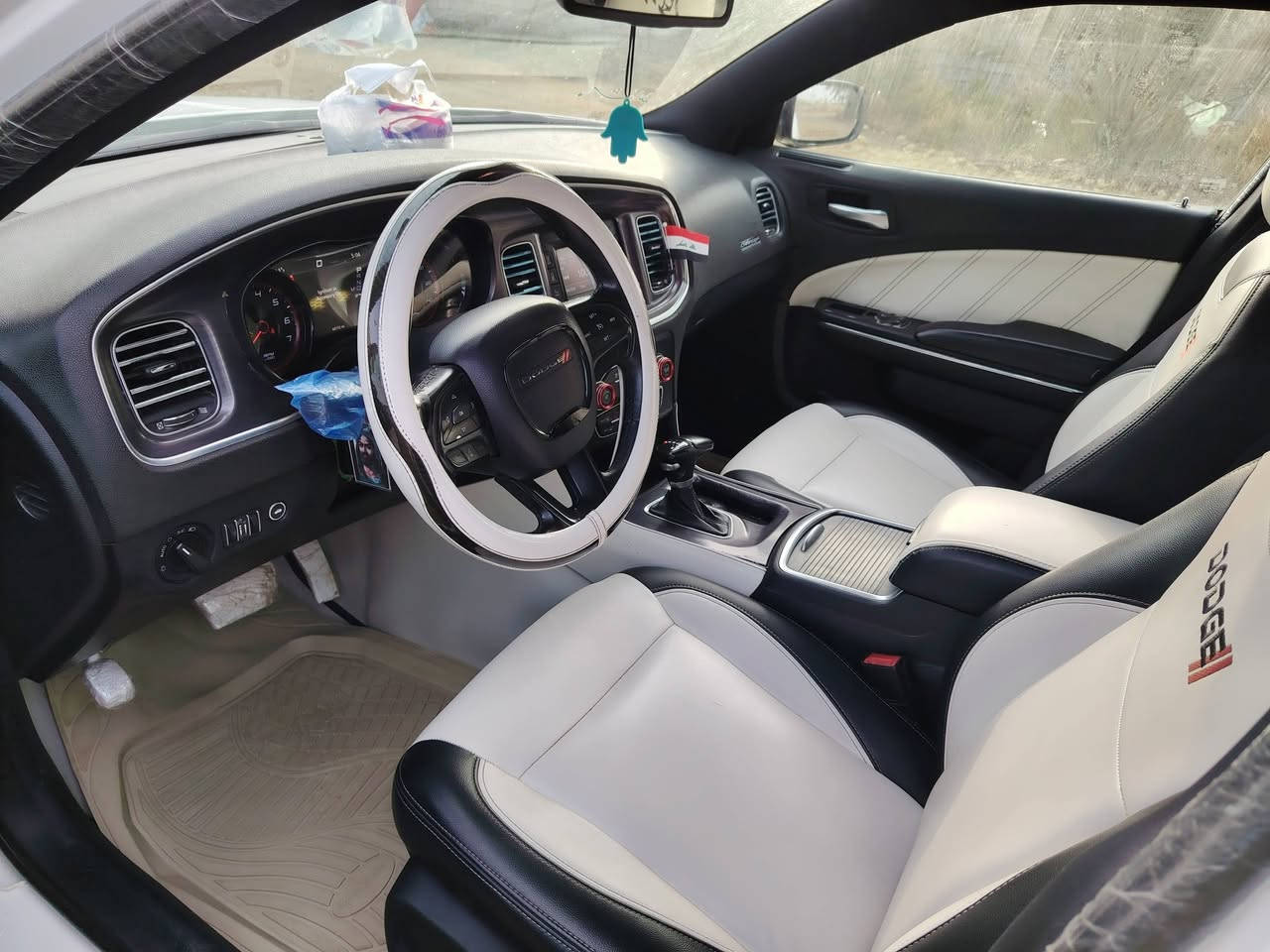 السلام عليكم جارجر ٢٠١٧ اصل ١٦ كندي داخله تقرير لون ابيض صدفي مكفوله ضربه صبغ تبديل حته دعاميات رقم بغداد انكليزي بسمي سنويه 2030 هزه بعدهي مامنتهيه مكينه كير جدد ويل حجم ١٨ زوج تاير صاله سبوع من شاده كشنات جلد ارضيه جلد سياره جاهزه سعر ١٨٥ وبيها مجال مكان ناصريه سيددخيل  ***********
