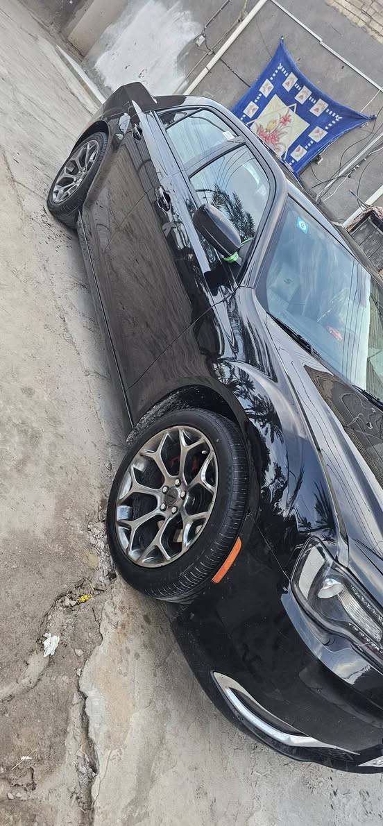 السلام عليكم اوباما ١٥ مرمز ٢٢ S مواصفات بانوراما نضام صوت الباين
تشغيل عن بعد مواصفات ال S المعروفه بدون قطره صبغ عليها ادامه كامله وبرمجه SRT  مكفوله السياره فقط بيها بارد موضح ب السونار  ب اسمي مداور ثاني يوم معروضه ب ١٨٠ وبيها مجال بسيط مكاني ذي قار كرمة بني سعيد ***********
