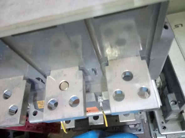 سلام عليكم ورحمه الله وبركاته 
يوجد لدينا جميع الكونتكترات كوري 
باله اصلي جدا نضيف معه ضمان سنه 
جميع الامبيرات متوفره ثلاثي ورباعي 
ارخص الاسعار التنافسية 
الاستفسار *********** يوسف الكعبي 
خدمه توصيل جميع محافضات العراق 
العنوان بغداد الشورجه عكد النصارى
