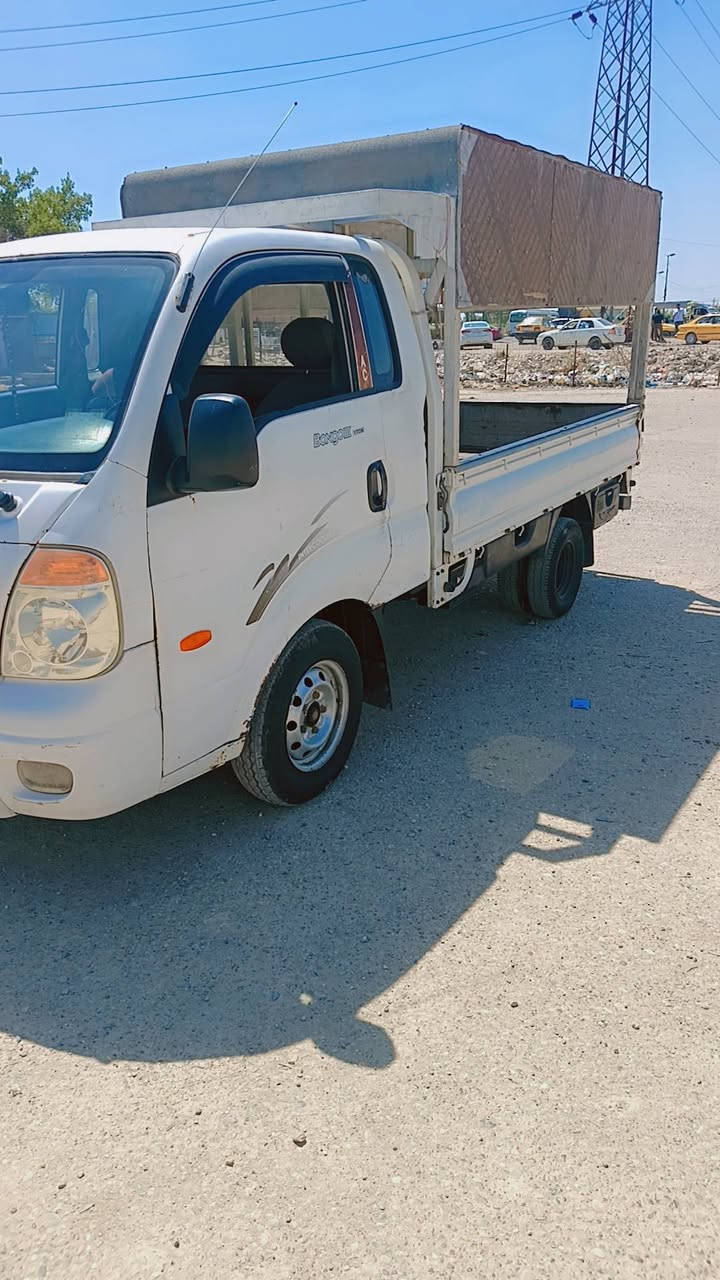 من رخصت مدير الكروب
كيه مسكر 3000
موديل 2008
رقم قادسيه مميز مشروع وطني 
سياره خير من الله 
ضربته مثل ما موح بل صوره 
مكان السياره بغداد الزعفىانيه 
السعر 80 وبيه مجال بصيط للشراي 
تحويل ثاني يوم 
تواصل عله الرقم ***********
