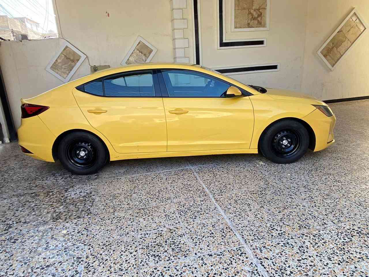 السلام عليكم
النترا موديل 2019وارد أمريكي 

صور الحادث مرفقه بالمنشور بدون تبديل السياره ليبل واحد مكينه خير من الله لاتبخير ولاتنقيص كير وحداديه صدر وتخم تاير جديد تبريد ثلج سياره جاهزه للاخير السعر (127)$ المكان بغداد للاستفسار (***********)
