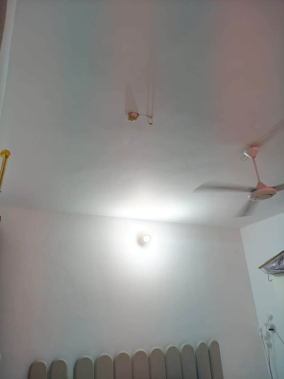 🏡 للبيع – بيت جاهز للسكن في المدائن / حي الفاروق 📍
🔹 المساحة: 100 متر
🔹 نوع السند: زراعي – سند 25
🔹 البناء: طابقين

✅ الطابق العلوي:
• غرفة
• صحيات كاملة

✅ الطابق الأرضي:
• استقبال
• صالة
• غرفة نوم

🏗️ البيت مبني بالكامل طابوق ومسلح
✨ كاشي وصبغ حديث
⚡ كهربائيات كاملة
🛣️ المنطقة مخدومة بالكامل (تبليط ومجاري)
✔️ البيت جاهز للسكن ولا يحتاج أي مصاريف إضافية.

📍 الموقع: المدائن – حي الفاروق

📞 للاستفسار والمعاينة:
***********
