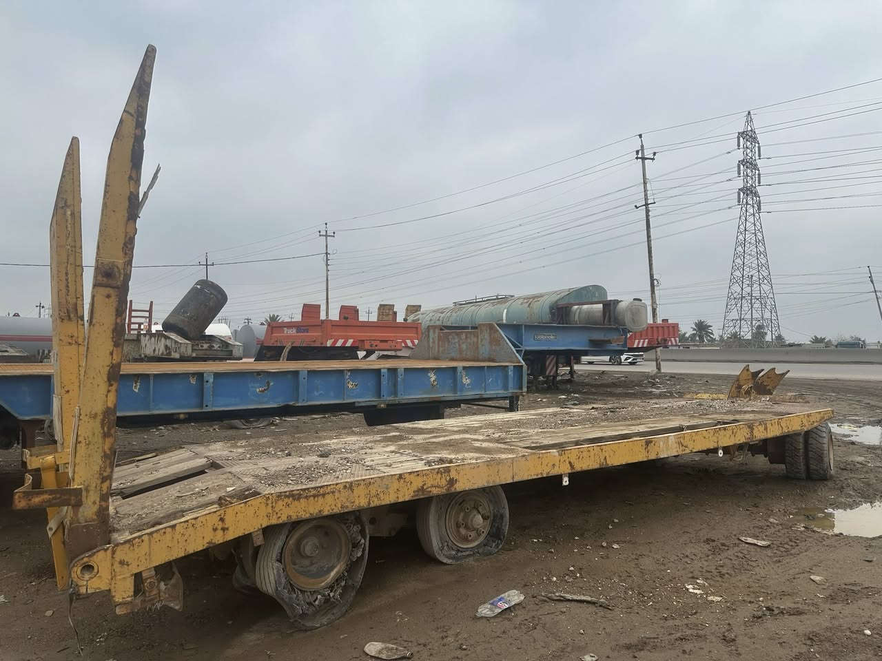 لودر مقطوره الماني طول6م عرض250.                    ***********
