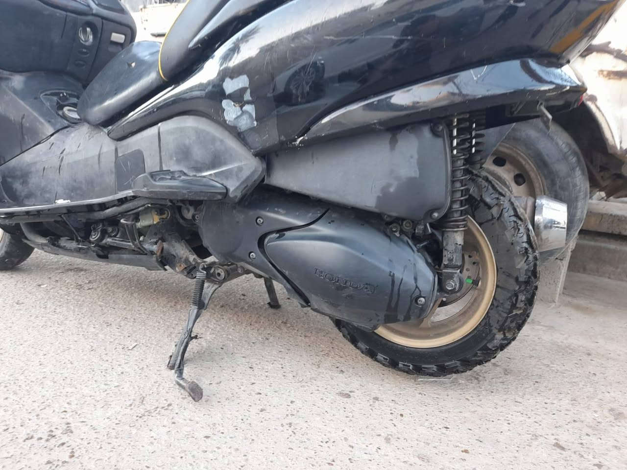 السلام عليكم شباب دراجه فورزة 0/8
الدراجة فورزة  للبيع ابلادية دراجه تخبل شلعة و معدل اتخبل كهربائيات كلة شغالة مكينة ابلادية ما مفتوحة دراجه خير من الله نضيفه جدا بس الفيتبم من يحمة يخربط 
و نقص ترايش بس الدراجة اتخبل احلى من الصور بهواي 

السعر 550 . . ..( بيها مجال للطيبين) 
الرقم  ***********    خابرني و تدلل
