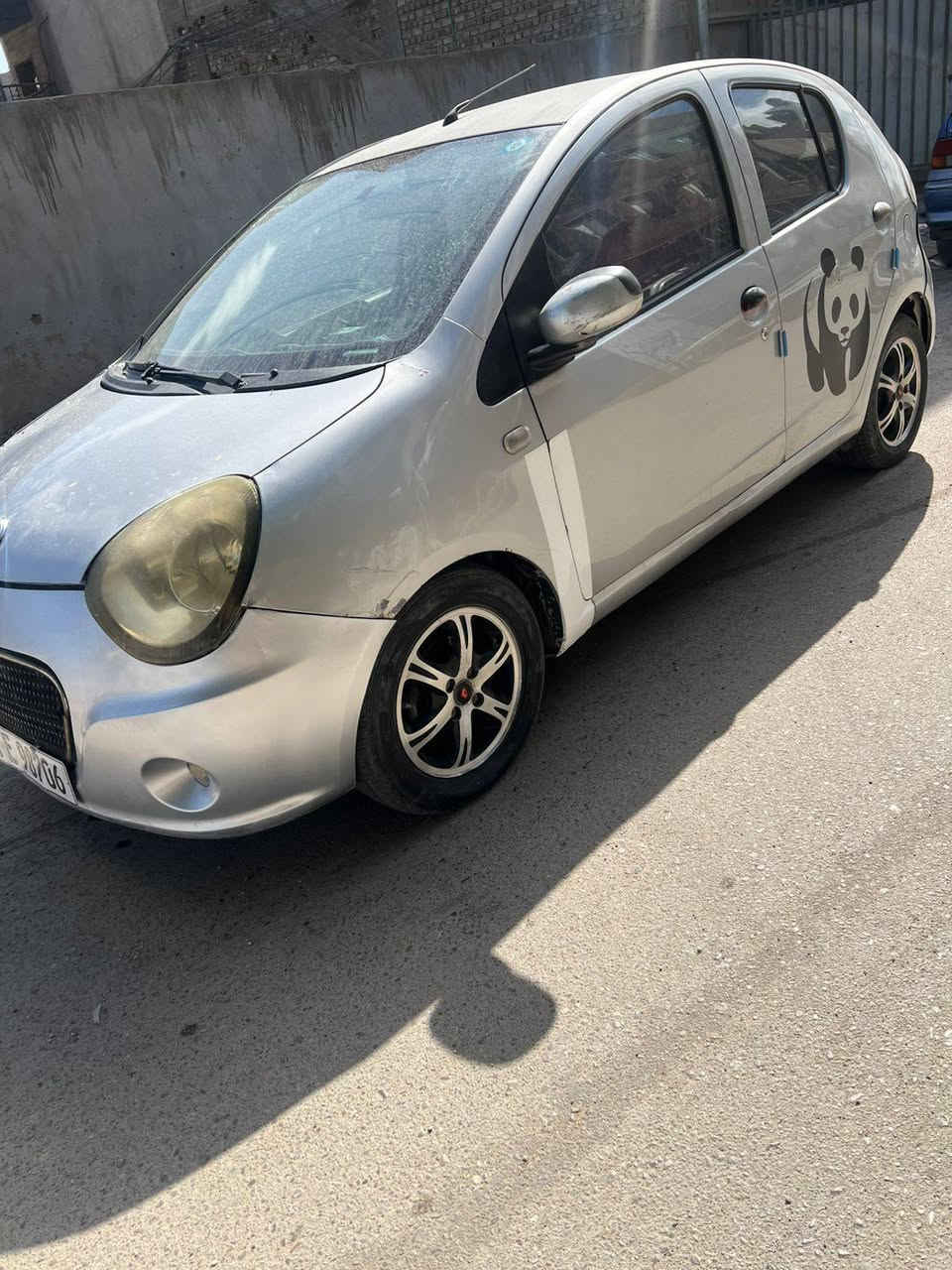 يا الله باندا للبيع موديل ١٣ سياره كير مكينه صدر خير من الله شرط ترايها شركه الله شاهد سياره ويل كب تخم تاير نضيف سنويه جديده هزه جديده سنويه لل ٣١ بسمي سياره بيها صبغ ٣ قطع داخلها نضيف بقوت الله جاهزه سياره السعر ٤٢ مكان سياره بغداد الاعظميه هاتف ***********
