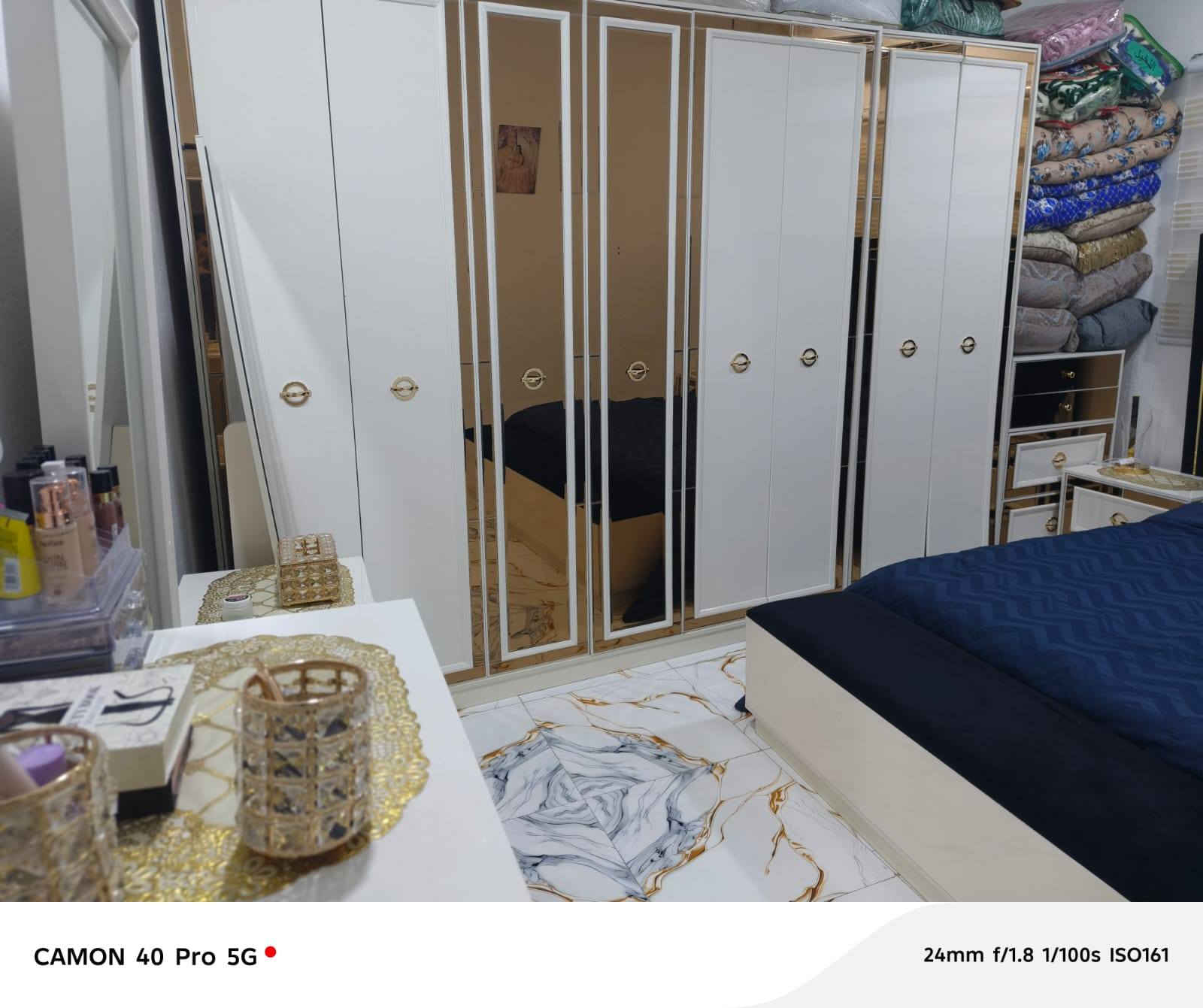 السلام عليكم 
غرفة تركي للبيع مستخدمة 5 اشهر 
سعر الغرفة مليون وربع 
العنوان البصرة الحيانية شارع السيد المستطيل 
رقم الهاتف : ***********
