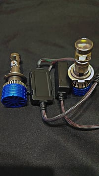 ليد H7 عدسة ٥٠ واط حقيقي للتك و بي انارة تخبل و ع الفحص ما عجبك يرجع  ...