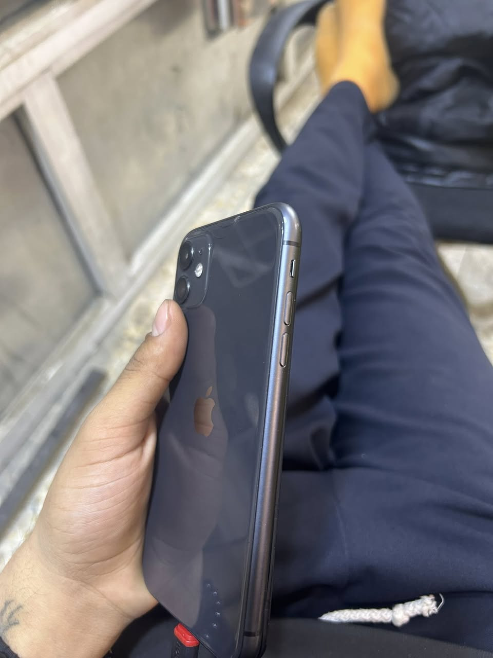 ايفون11 عادي
ذاكرة 64 
بطارية 78
الجهاز مبدل بي فقط شاشة وفيس ايدي ميشتغل 
وبي نقطه فطر بالضهر فقط الباقي كله شغال وما مبدل بس شاشة بي 
160 وبي مجال 
بغداد البلديات 
***********
