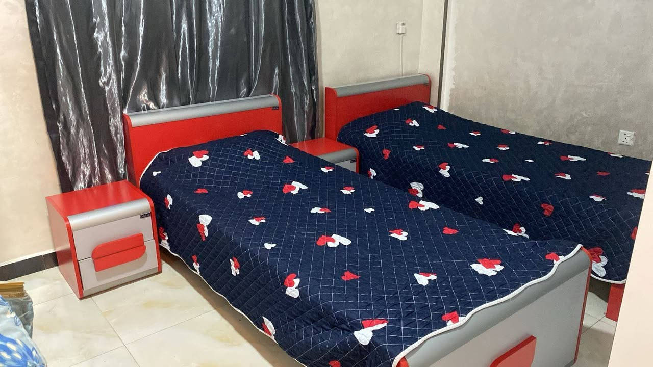 شقة للبيع
مجمع الايادي السكني بسكولاته
المساحة ١٦٣ متر
تحتوي
صالة
و مطبخ
٣ غرف نوم
حمامين
موثث بالكامل
مع كراج خاص
للاستفسار ***********
